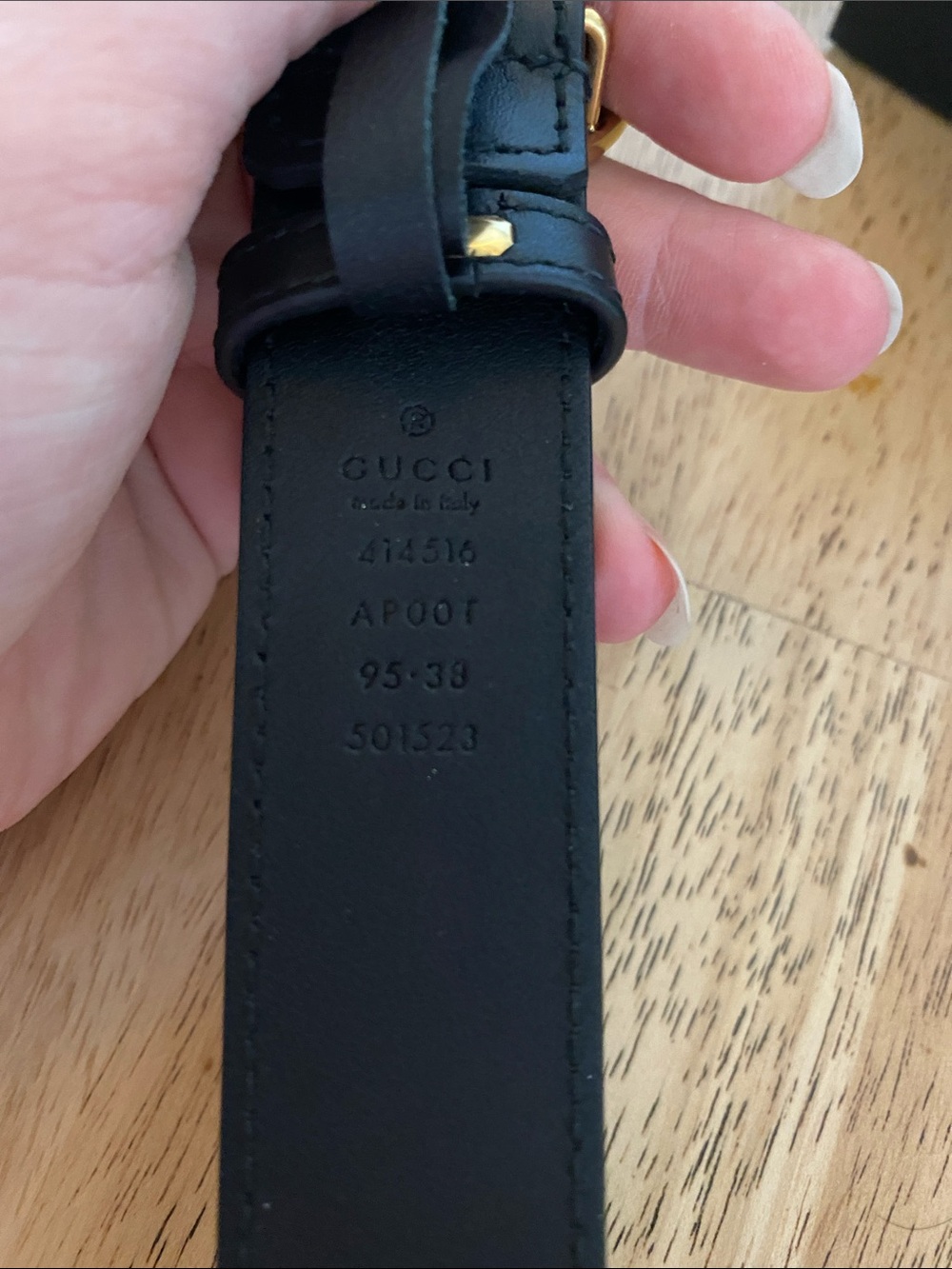 Gucci Black Leather Belt with Gold Interlocking GG Buckle - Picture 2 of 6